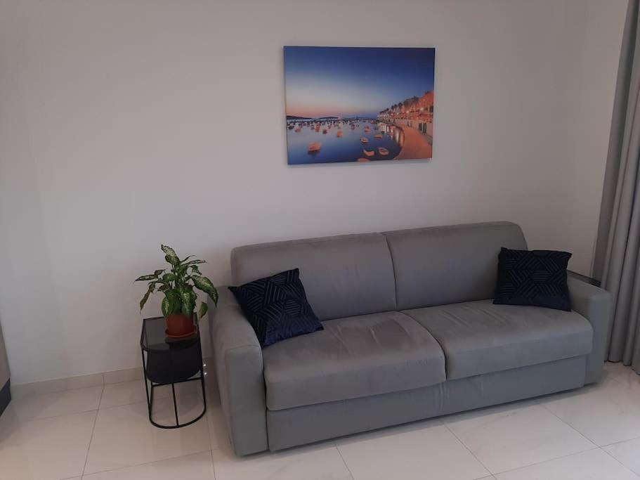 New Seafront Apartment - Spectacular Views Σεντ Πόλς Μπέι Εξωτερικό φωτογραφία