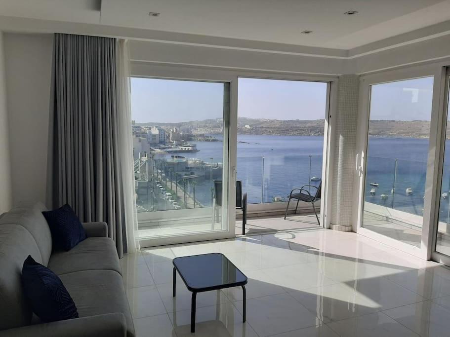 New Seafront Apartment - Spectacular Views Σεντ Πόλς Μπέι Εξωτερικό φωτογραφία