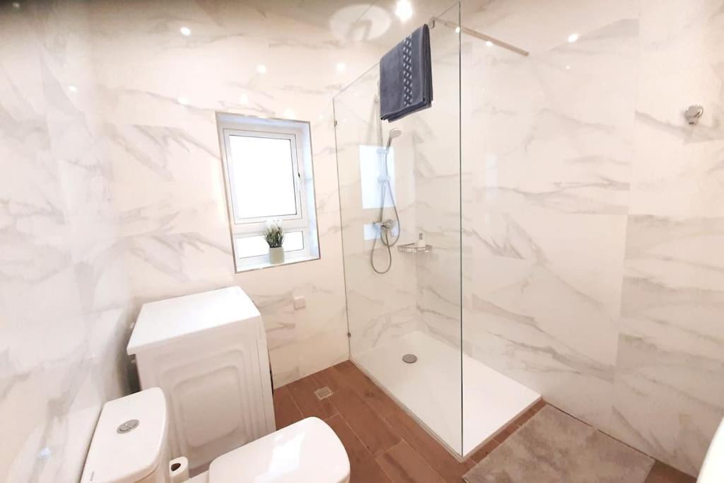 New Seafront Apartment - Spectacular Views Σεντ Πόλς Μπέι Εξωτερικό φωτογραφία