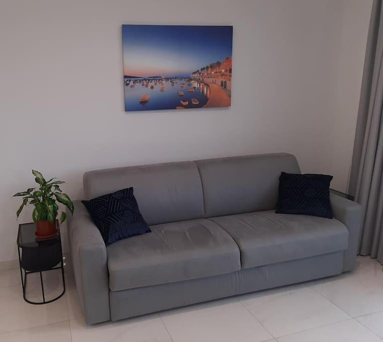 New Seafront Apartment - Spectacular Views Σεντ Πόλς Μπέι Εξωτερικό φωτογραφία