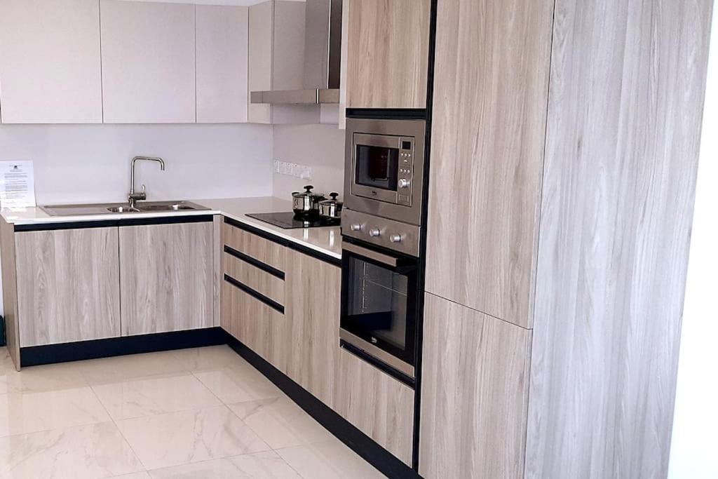 New Seafront Apartment - Spectacular Views Σεντ Πόλς Μπέι Εξωτερικό φωτογραφία