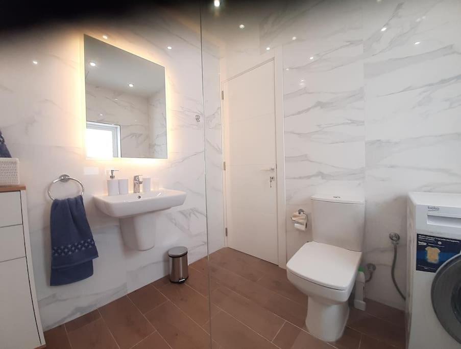 New Seafront Apartment - Spectacular Views Σεντ Πόλς Μπέι Εξωτερικό φωτογραφία